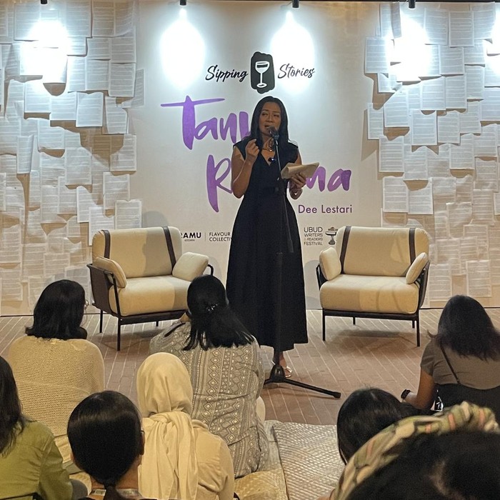 Dee Lestari luncurkan buku Tanpa Rencana Dee Lestari luncurkan buku Tanpa Rencana
