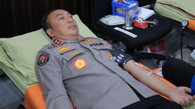 Donor darah dalam rangka Hari Jadi Humas Polri ke-73.