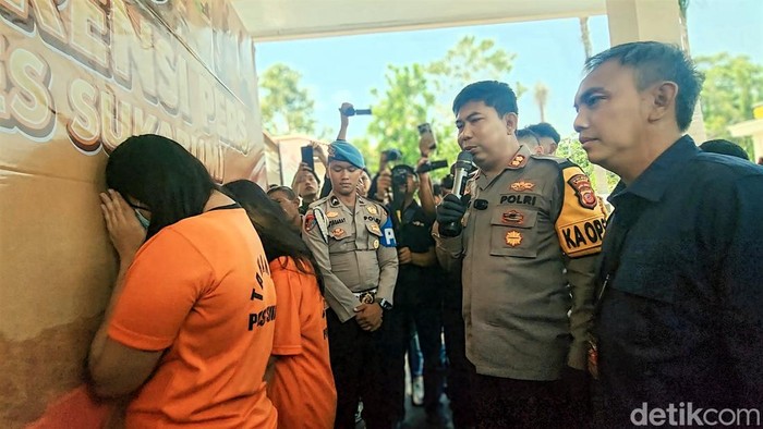 Dua gadis Sukabumi ditangkap polisi gegara judi online.
