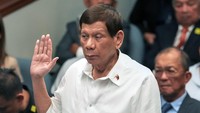 Mantan Presiden Filipina, Rodrigo Duterte untuk pertama kalinya hadir dalam sidang senat terkait perang narkoba pada Senin (28/10/2024).       