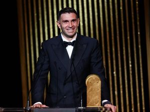 Emiliano Martinez Jadi Kiper Terbaik Lagi, Menangi Yashin Trophy 2024