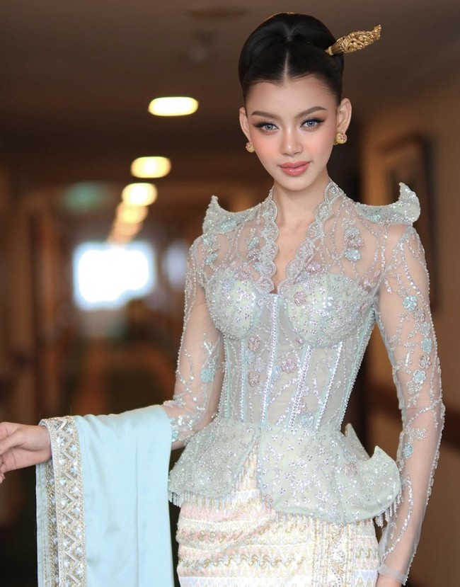 “Saya tidak ingin posisi runner-up kedua. Saya datang untuk menjadi juara pertama dan saya yakin saya pantas mendapat posisi yang lebih tinggi,” ucap Thae. Foto: dok. Instagram @thaesunyeinnn