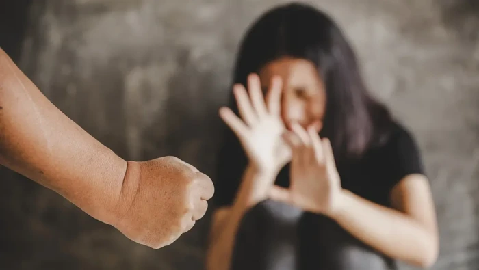 Gegara Minta Dibelikan Makanan, Istri Ini Ditinju Suaminya