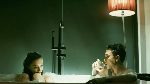 Cuplikan adegan dalam film Guna Guna Istri Muda.