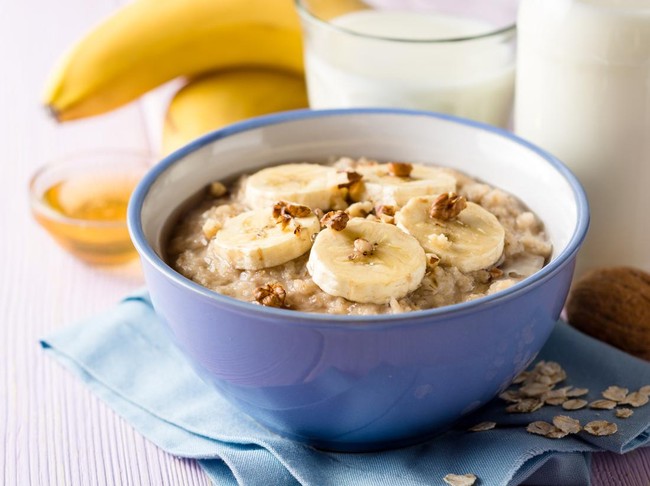Ilustrasi oatmeal pisang