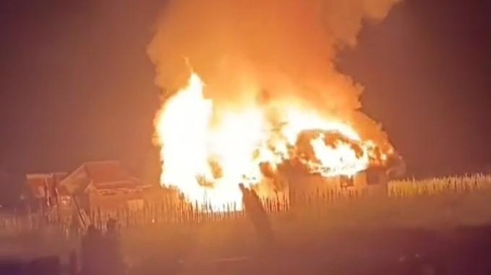 Kantor Distrik Obano di Paniai diduga dibakar OTK.