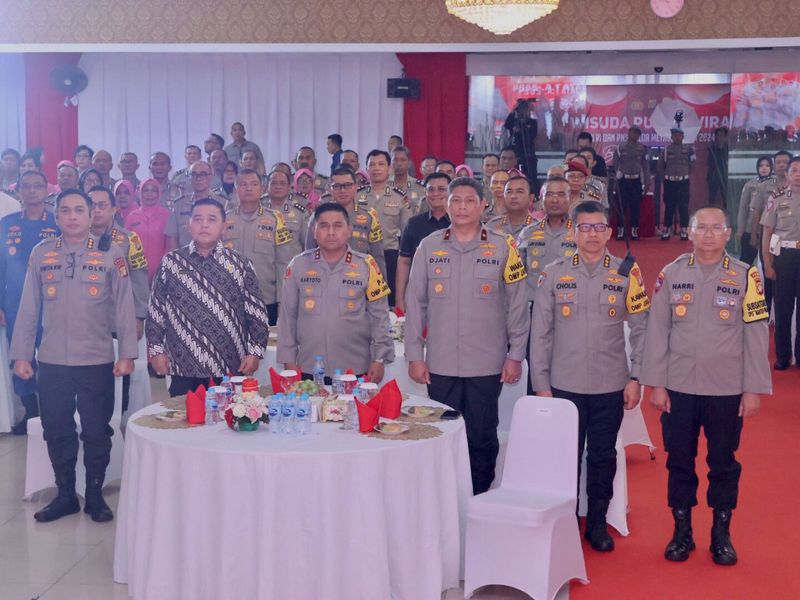 Kapolda Metro Lepas 202 Personel Purna Tugas: Jadilah Tauladan Masyarakat. (Wildan Noviansah/detikcom)