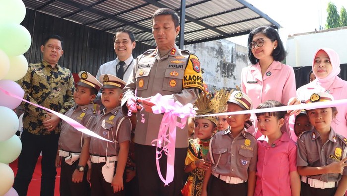 Kapolres Mojokerto Kota AKBP Daniel S Marunduri