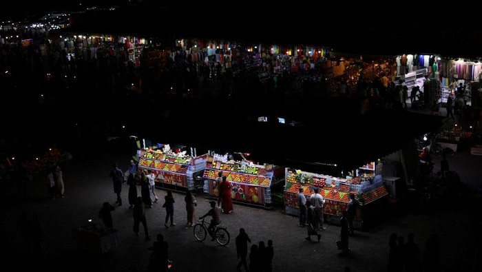 Alun-alun Jemaa El Fna masuk kedalam daftar warisan budaya tak benda UNESCO sejak 2001. Tempat ini  menjadi destinasi wajib saat wisatawan ke Maroko.
