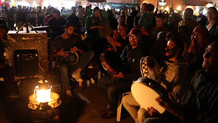 Alun-alun Jemaa El Fna masuk kedalam daftar warisan budaya tak benda UNESCO sejak 2001. Tempat ini  menjadi destinasi wajib saat wisatawan ke Maroko.