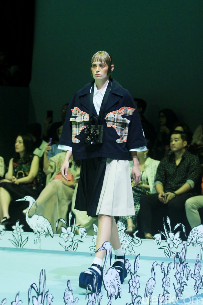 Fashion show Studio 133 Biyan Spring/Summer 2025 di Intercontinental Hotel, Pondok Indah, Senin [28/10/2024]. Menampilkan 110 busana, Biyan menceritakan tentang keseimbangan dalam kehidupan melalui koleksi terbarunya ini. Foto: Mohammad Abduh/detikcom.