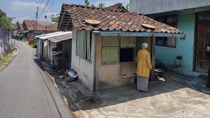 Lokasi gubuk yang diduga untuk menimbun puluhan kucing di Kluyon, Kecamatan Magelang Utara, Kota Magelang, Selasa (29/10/2024).