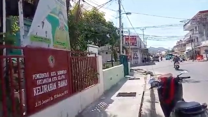 Lubang Trotoar yang Bikin Pelari Half Marathon Jatuh