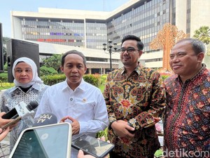 Prabowo Minta Menteri Pakai Mobil Maung, Raja Juli: Dengan Senang Hati