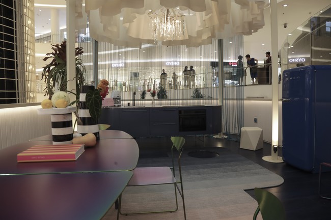 TCOI mulai digelar sejak 2014 secara rutin setiap dua tahun. “Ide untuk membuat TCOI muncul setelah kami tujuh tahun berteman. Kami ingin berbagi inspirasi dari pengalaman kami menata hunian mewah. Tentu klien kami tidak ingin mengekspos hunian mereka. Ya, satu-satunya cara adalah lewat pameran. Kenapa dua tahun? Karena tren interior tidak cepat berganti seperti fashion,” ungkap Ary.  (Foto: Dok. Tim Muara Bagdja)