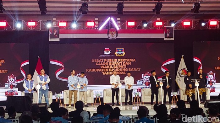 pelaksanaan debat publik perdana pilkada kbb