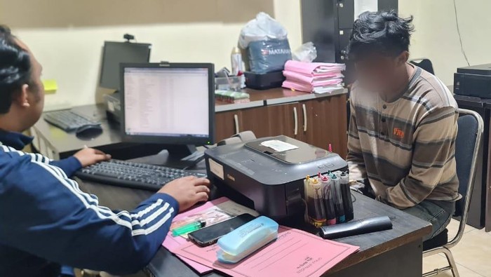 Pelaku penganiayaan supeltas di Malang saat diperiksa di kantor polisi