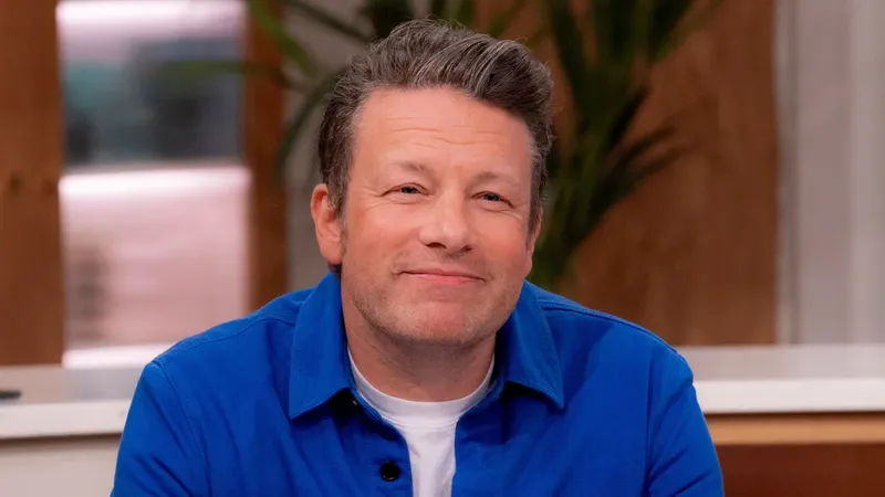 24 Ton Keju Seharga Rp 6,1 Miliar Dicuri, Jamie Oliver Ikut Prihatin