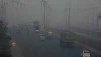 Kabut asap di kota terbesar kedua di negara Pakistan, Lahore, bahkan terpantau telah meningkat ke tingkat yang berbahaya.