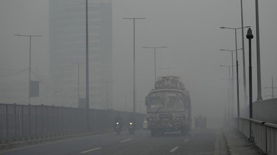 Penampakan Pakistan Diselimuti Polusi Super Tebal, Sekolah Ditutup-Pekerja WFH
