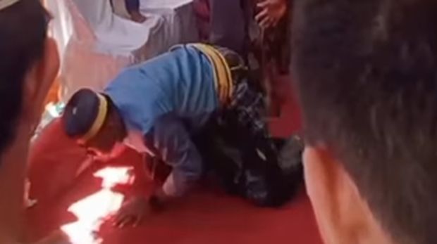 Pria di Pangkep meninggal tertusuk badik saat tampil angngaru.