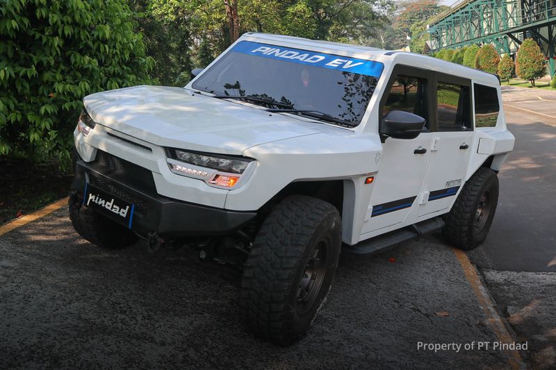 Prototipe Mobil Listrik buatan Pindad