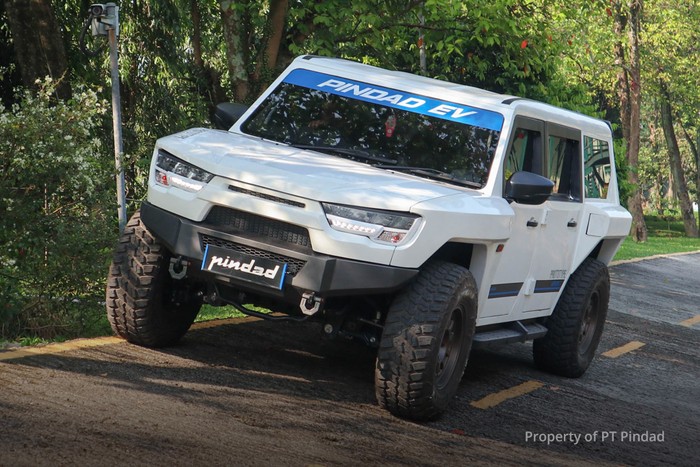Prototipe Mobil Listrik buatan Pindad