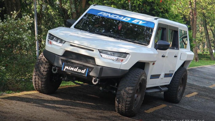 Prototipe Mobil Listrik buatan Pindad