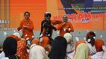 Rano Karno Senam Bareng Emak-emak di Pondok Labu