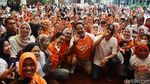 Rano Karno Senam Bareng Emak-emak di Pondok Labu