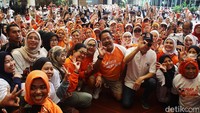 Rano Karno menghadiri kampanye Senam Nyak P-D Jakarta Menyala di Pondok Labu, Jakarta Selatan, Selasa (29/10/2024).