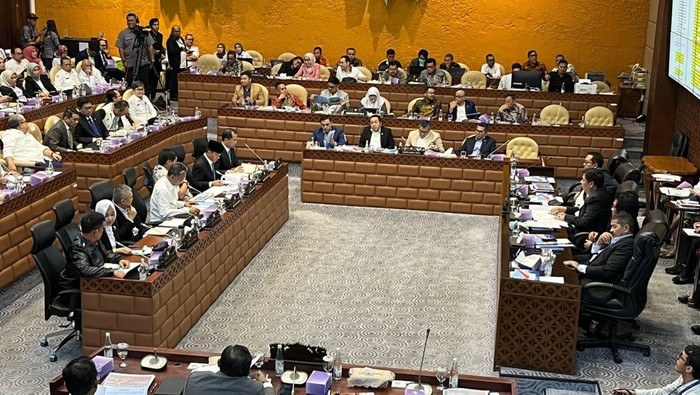 Rapat di Komisin V DPR (Anggi/detikcom)