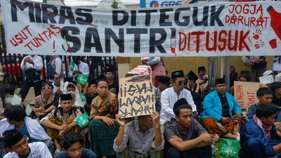 Ribuan Santri Jogja Serukan Aksi Solidaritas Anti Miras di Polda DIY