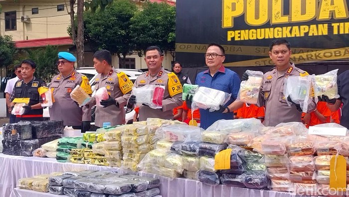 Rilis Pengungkapan Peredaran Narkoba Jaringan Internasional oleh Polda Sumut.