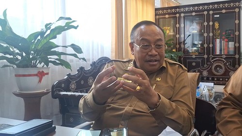 Sekda NTB Lalu Gita Ariadi saat diwawancarai di Mataram, Selasa (29/10/2024). (Nathea Citra/detikBali)