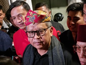 Sejumlah Hal yang Bikin Hasto Yakin Risma Menang Pilgub Jatim