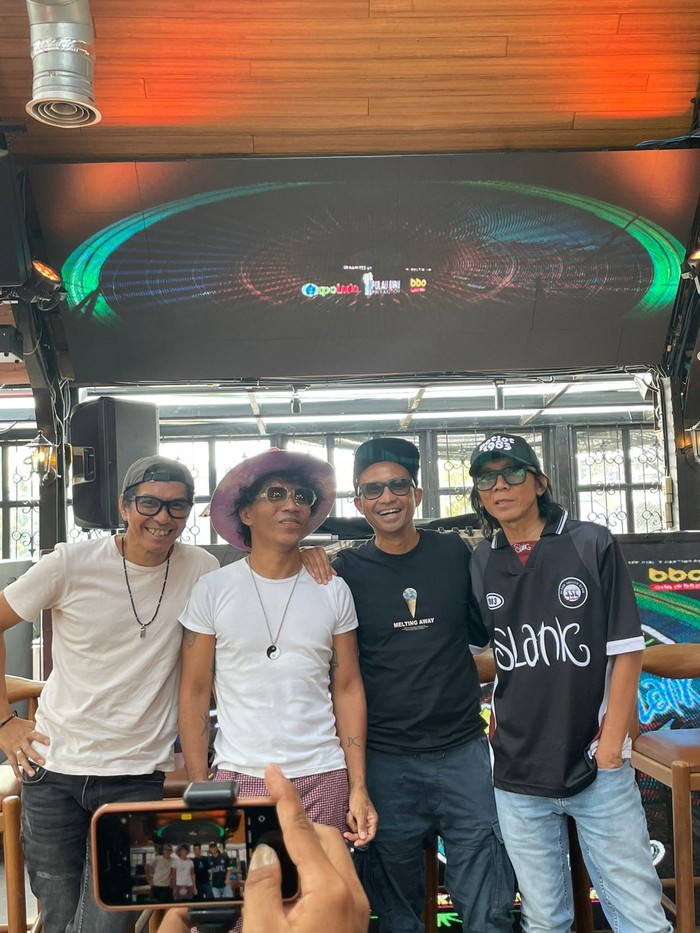Slank Slank bakal menggelar konser 41 tahun bermusik dengan konsep pasar malam di JIExpo Kemayoran, Jakarta awal 2025.