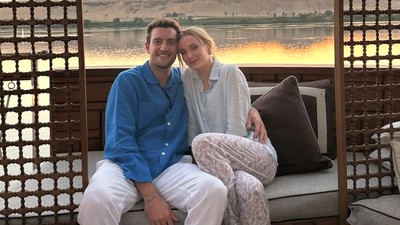 8 Kemesraan Sophie Turner & Pacar Baru, Go Public Baru Menjanda Sebulan
