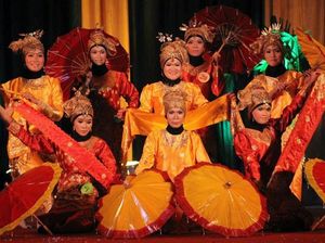 Tari Payung: Makna, Properti, dan Pola Lantai