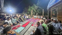 Prosesi Doa Lopi untuk meminta keselamatan atas kapal dan penumpangnya.