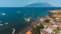 Antusiasme masyarakat menghadiri Kalondo Lopi di Desa Sangiang.