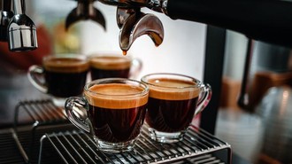 Bahaya! Ini 5 Efek Samping Minum Kopi Campur Minuman Berenergi Bahaya! Ini 5 Efek Samping Minum Kopi Campur Minuman Berenergi