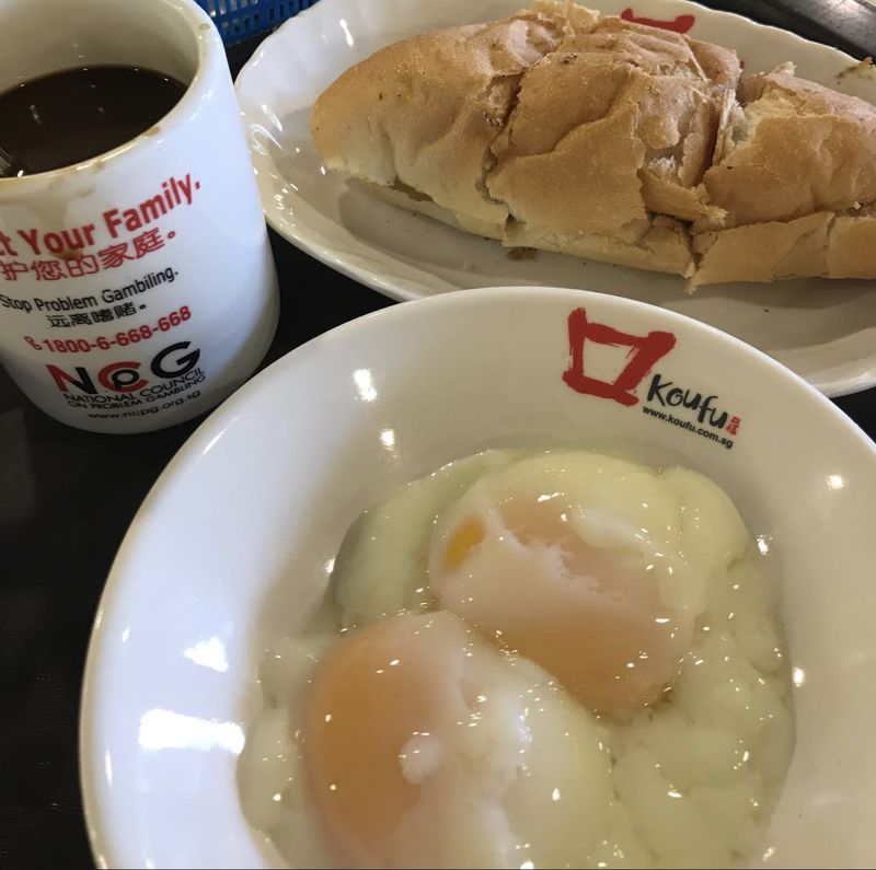 Wanita Ini Curhat Dilayani Penjual Jutek Saat Makan di Kopitiam