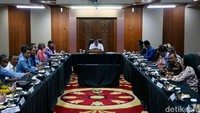 Seperti diketahui, perusahaan tekstil PT Sri Rejeki Isman Tbk atau Sritex dinyatakan pailit oleh Pengadilan Negeri (PN) Niaga Semarang. Putusan perkara dengan nomor 2/Pdt.Sus- Homologasi/2024/PN Niaga Smg Senin (21/10/2024) lalu. Perusahaan itu terrlilit hutang sekitar Rp 25 Trilyun.  