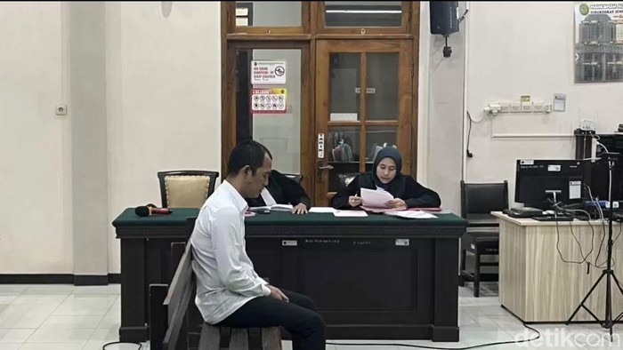 Arik Kristanto menjalani sidang vonis