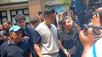 Sempat terjadi ketegangan di dalam ruang sidang soal perbedaan pendapat keinginan waktu sidang antara kuasa hukum Baim Wong dan kuasa hukum Paula Verhoeven. Foto: Febri/detikHOT