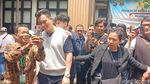 Muka Serius Baim Wong di Pengadilan Tanpa Kehadiran Paula Verhoeven