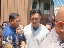 Ungkapan Duka Mengalir atas Meninggalnya Ayah Baim Wong