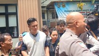 Setelah mediasi gagal, Baim Wong hari ini, Rabu (20/10/2024) kembali menjalani sidang cerai perdana di Pengadilan Agama Jakarta Selatan. Foto: Febri/detikHOT