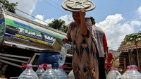 Pasokan air di sumur milik warga masih minim dan belum mampu untuk mencukupi kebutuhan sehari-hari warga. Sehingga gelontoran bantuan air masih terus dilakukan.